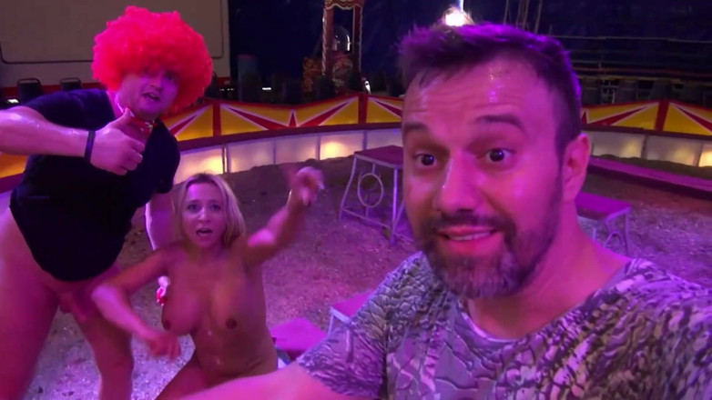 Deutschland porn: Busty MILF fucked by a clown