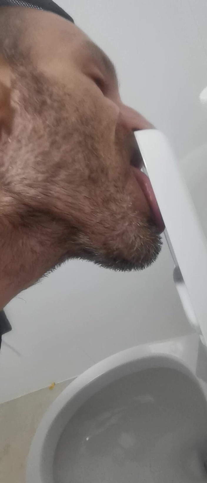 NeatGame458: Men's Public Washroom Turn Me so Hornyyyy