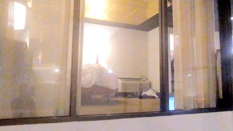 Estebanyanna: Erwischt Beim Beobachten Im Hotelfenster Und Sie Gibt Ihm Eine...