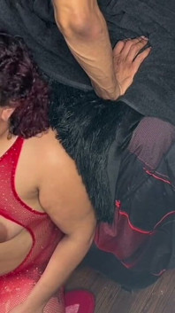 Latina puta dá scotty um boquete