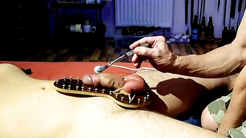 Master Drex: Cock&amp;balls exposing device