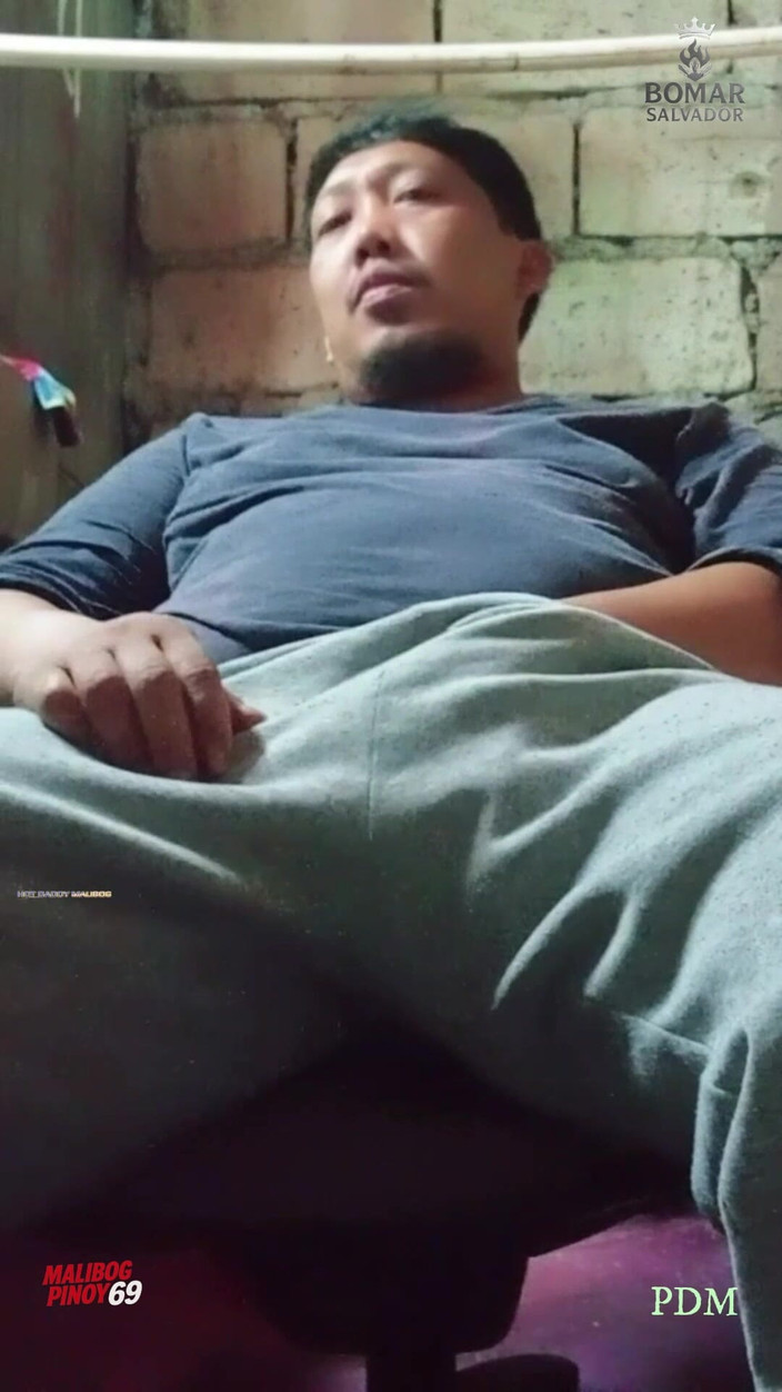 pinoy malibog: Knubbig pappa som leker med sin tjocka kuk