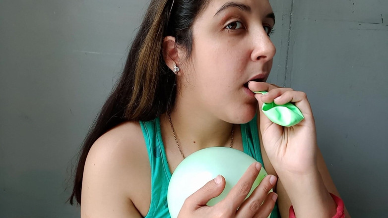melu_world: Green Balloons and Pink Bubblegum Close up Blow - Bunny Looner