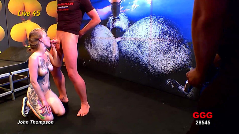 GGG John Thompson Studio: Óculos asiáticos Punhos de Vadia Vagina e Bunda Explodem Fontes...