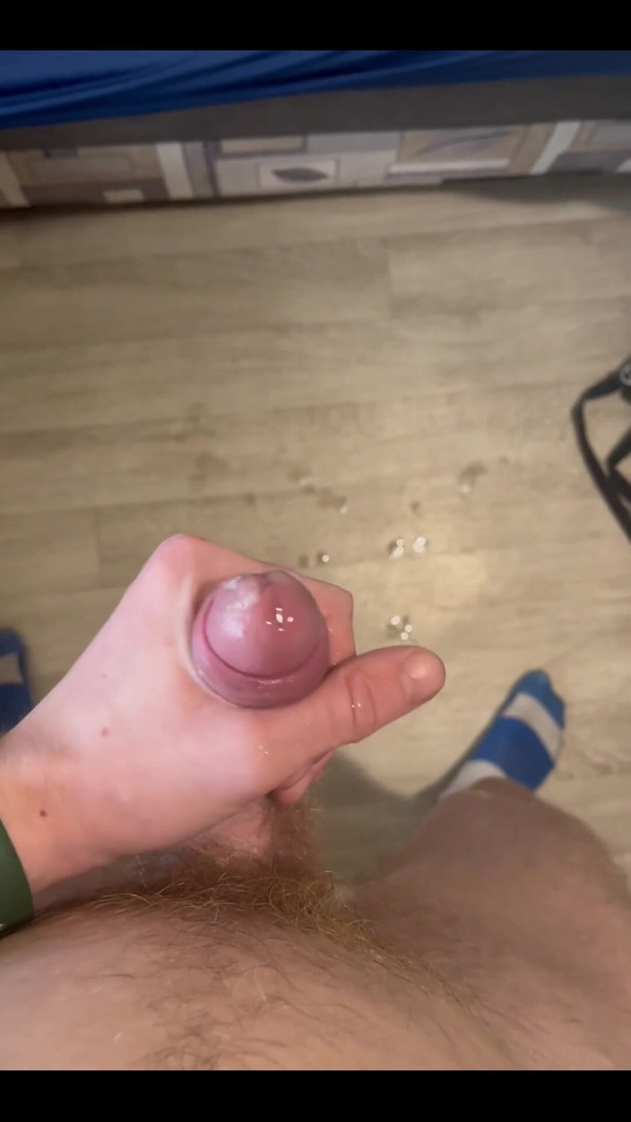 Johnny69227: Twink S Obrovským Pulzujícím Bonerem. Extrémní Nadržená a Sexy Čůrák a...