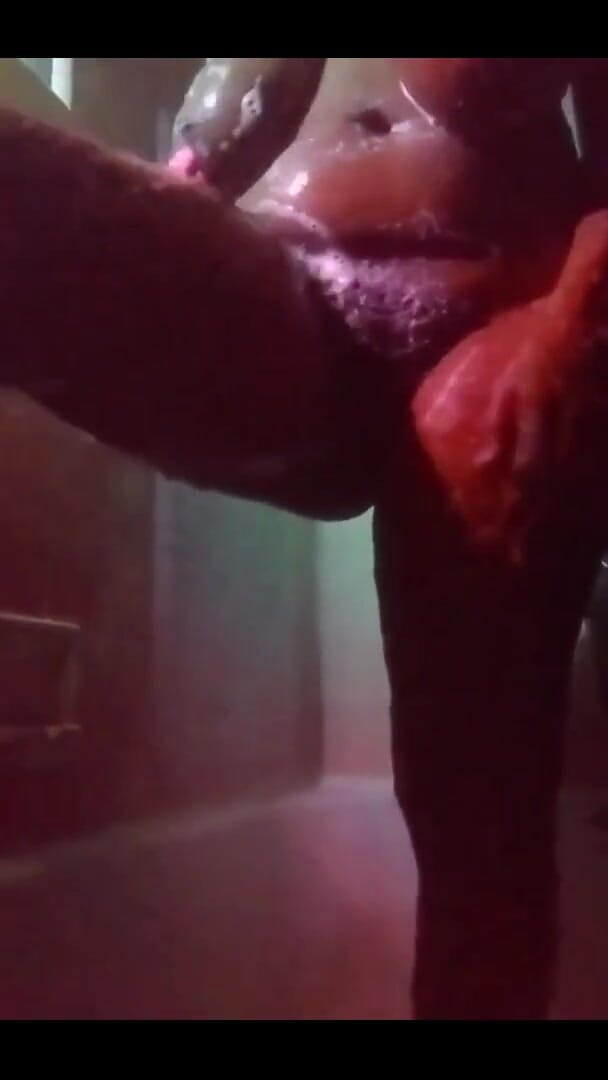 XMissusXeX: 滝を自分のシャワーとして持つためなら、ほとんど何でもします