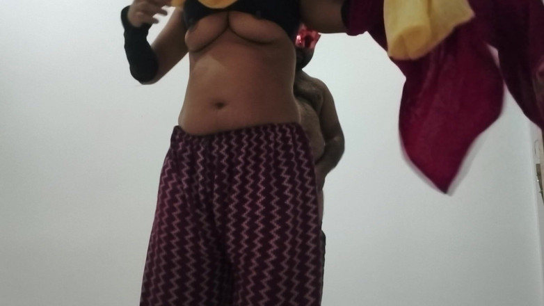 priyankabgu1: Dever bhabhi Ấn Độ nóng bỏng chơi kiểu chó làm tình mạnh...