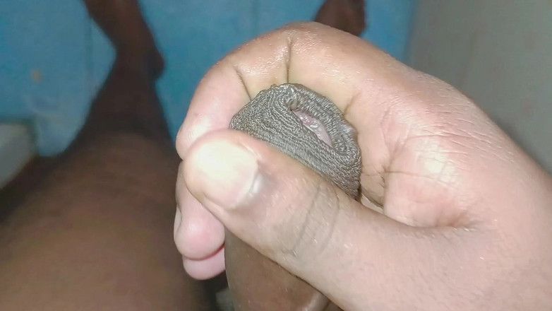 rahuman: Cowok tamil ini ngocok kontol cowok ini sampai dicrot di...