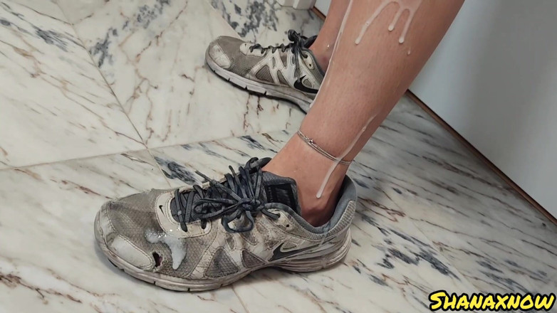 Shanaxnow: My Nike Sneakers Soaked by My BF's Cumshot Turned Me...