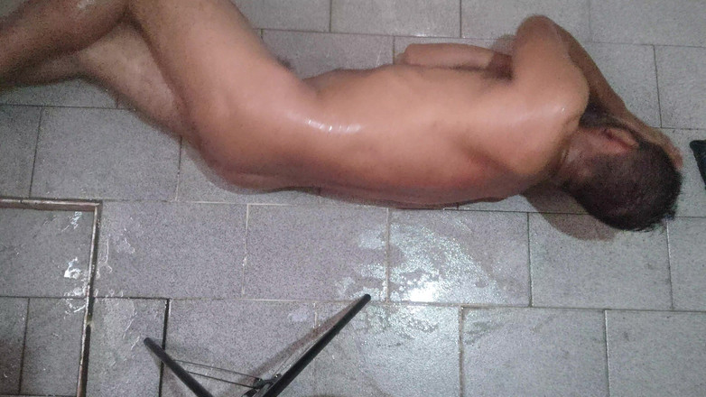 Stink HairyMale: 周日的小便乐趣