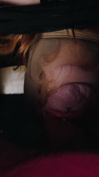 Grobe session: blowjob, nylonhaube, klatschen, anal