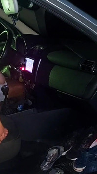 Fudemos No Carro Num Terreno Vazio