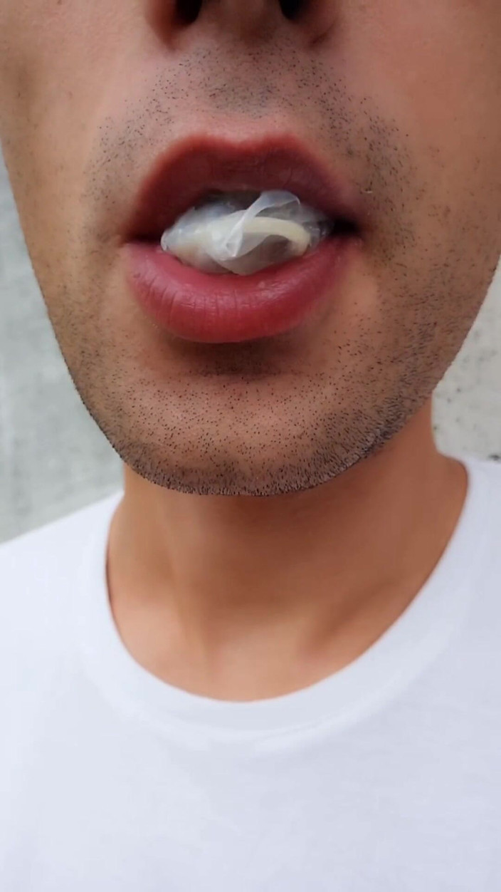 Idmir Sugary: J’ai trouvé un préservatif usagé sur un parking alors je...