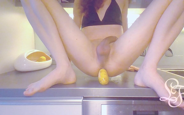 Lina Free: 把越来越大的土豆塞进我的菊花！