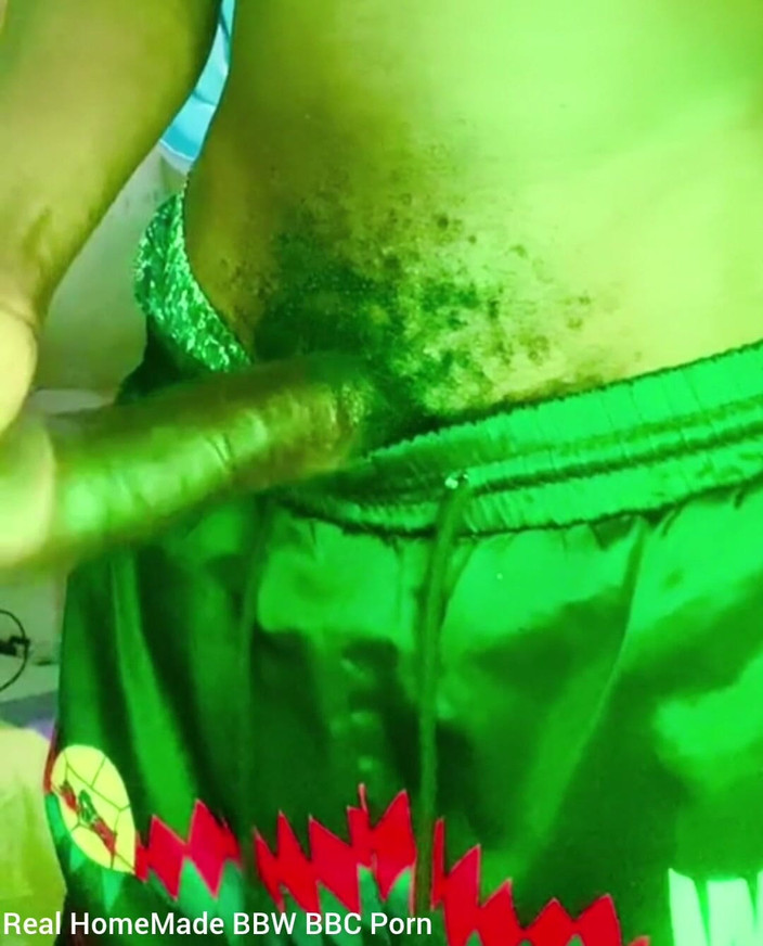 Big black cock BBCee: Tachinare cu swingeri mângâindu-mi neagră mare