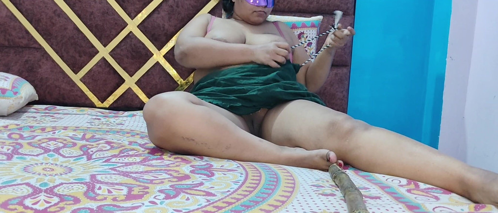 Xpriya sex: Spelen met suikerriet in mijn poesje