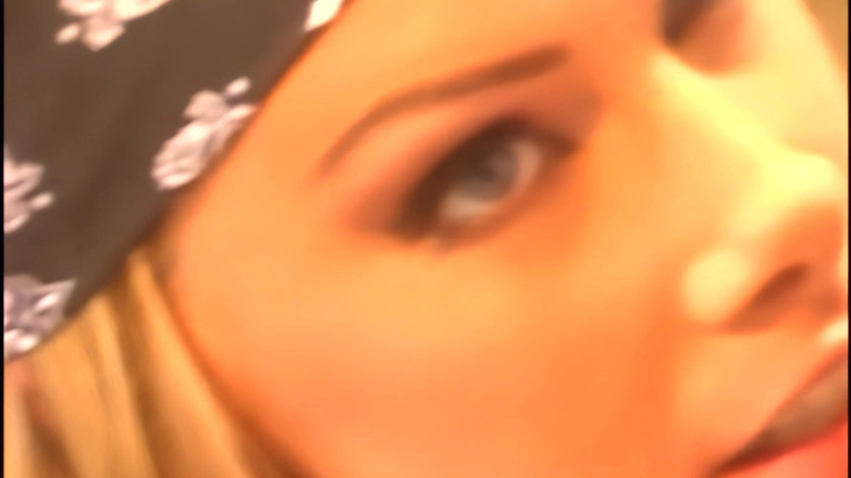 Lesbian Tales: Brittney i Nicole robią niektóre wzajemne lizanie cipki w tym...