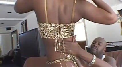 Miami Reality: Ebony babe gets jizz load in her mouth after pussy...