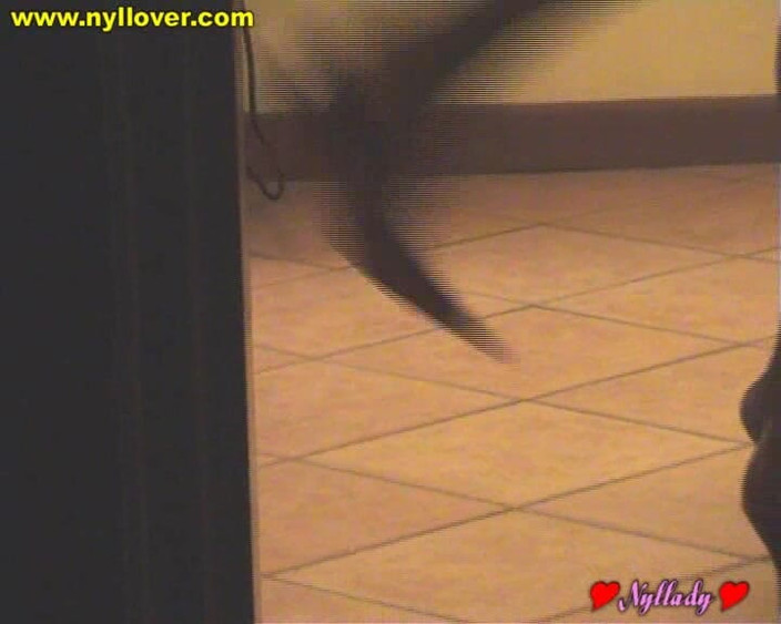 Nyllady: Gioca con le scarpe nel guardaroba