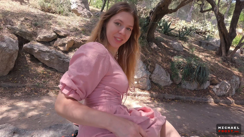 Michael Frost Pro: Turis naif ini mengira dia nggak perlu nyepong kontol demi...