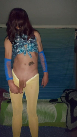 Lizzaali: Parte 1. Vestido de flores azules y medias