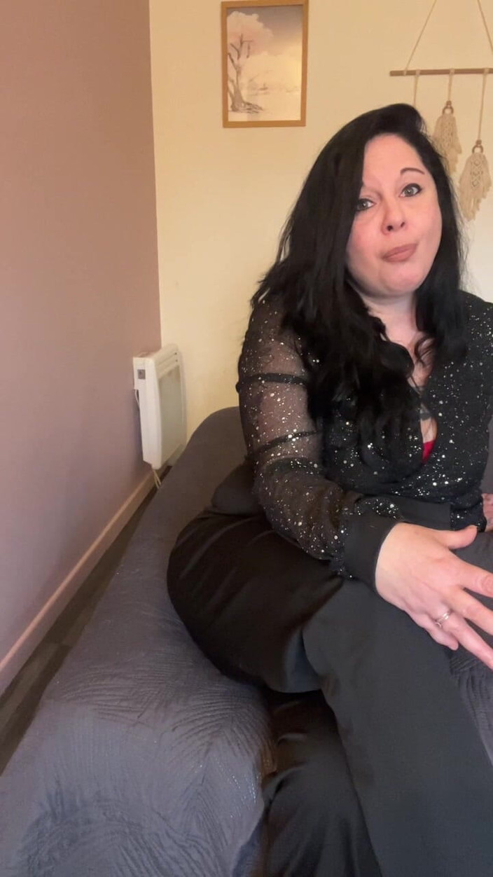 Maitresse Clara: Dej mi svůj zadek na Nový rok!