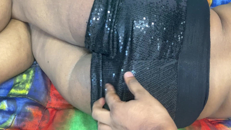 Angoori: Desi Indian Girlfriend Ko Momos Khila Kar Oyo Room Me...