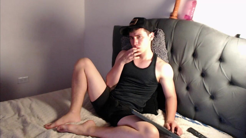 Icyhot707: Ik neuk privé met een dildo en heerlijke slato.