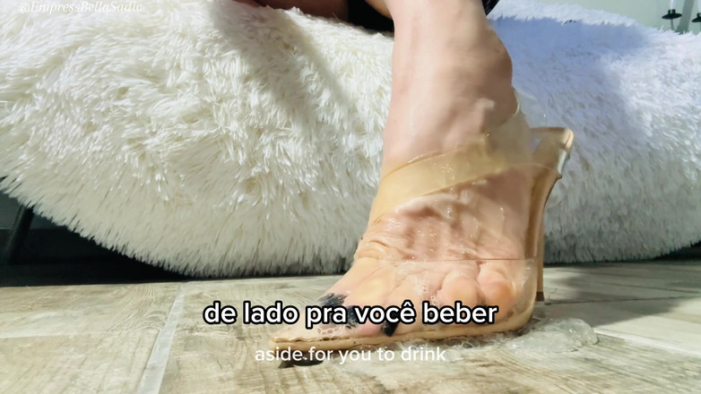 Empress Bella Sadic: Empressbellasadic'ten bolca tükürük