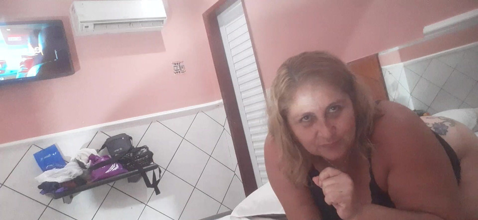 Tomsorte: 大屁股我的婊子妻子巴西人