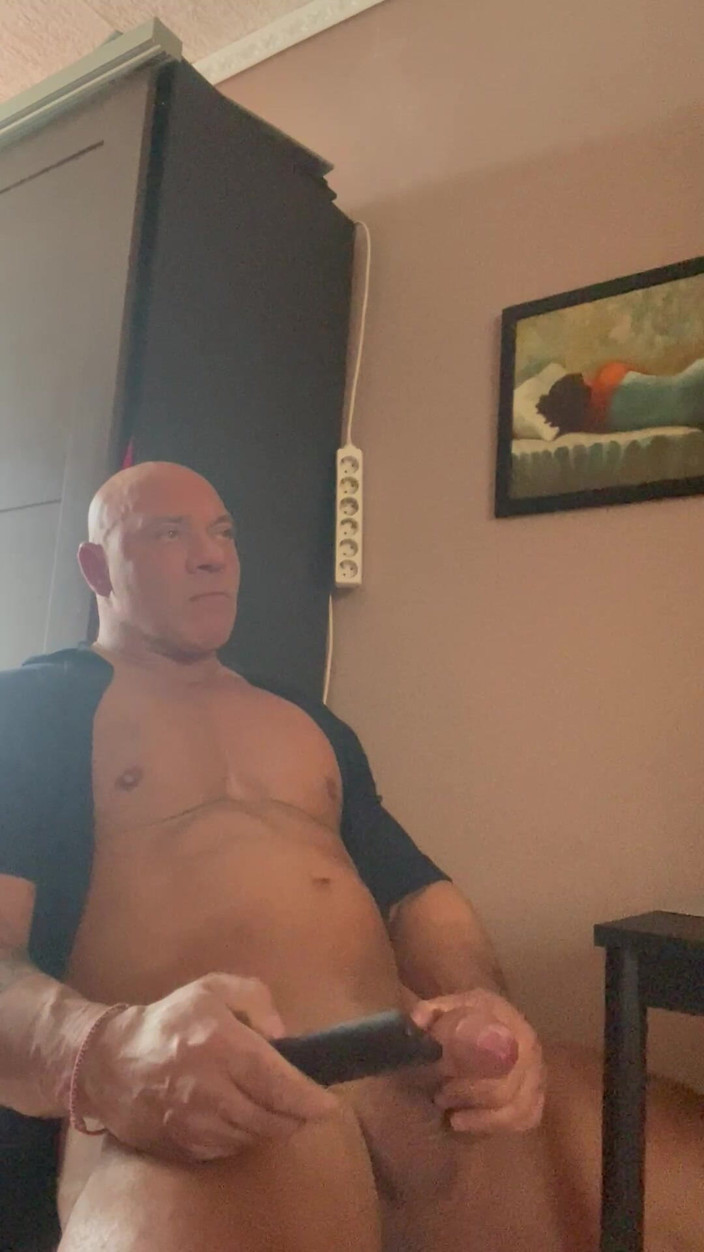 Mr. Guru: Культуристка с длинной дрочкой в любительском видео