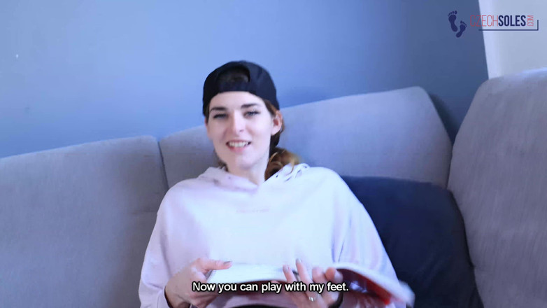 Czech Soles - foot fetish content: La studentessa sexy del college con i piedi ti ha...