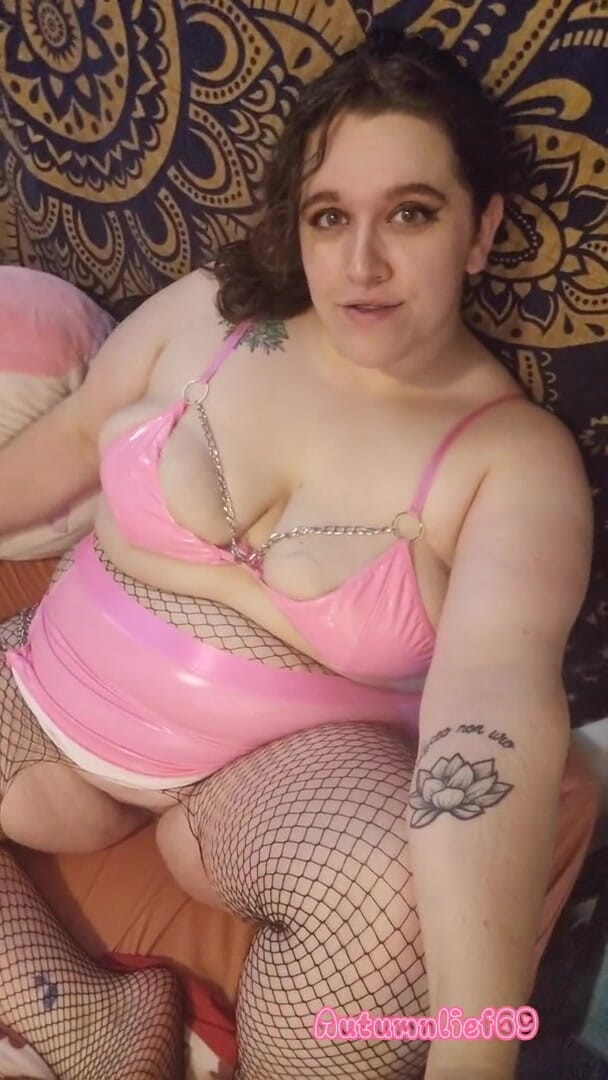 Autumnlief69: Autumnlief69 mluví sprostě při hraní s jejími obrovskými prsy v...