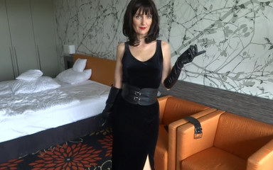 Lady Victoria Valente: ワイドタイトベルト part 25