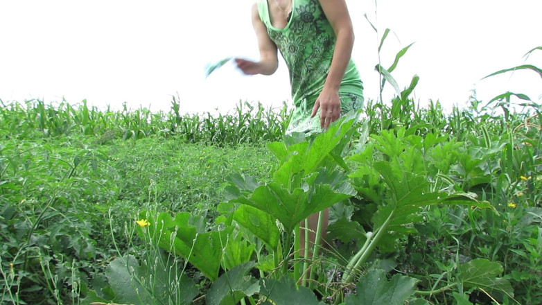 SexyAnka: En la naturaleza de una linda dama