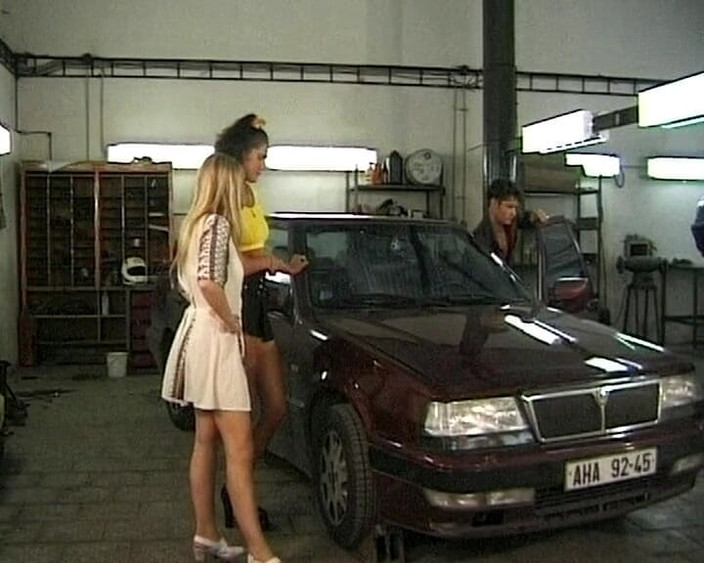 Hardcore German Club: Two German Sluts Got Banged by Car Mechanic