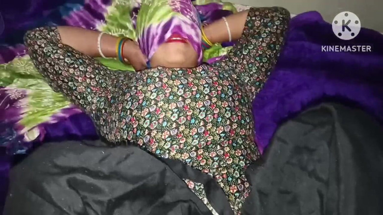 Kavita69: Une petite amie trompe son copain, baise hardcore devant sa...