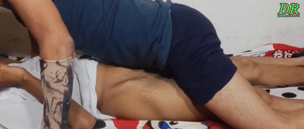 DeepReenu123: पूर्ण स्क्रीन वीडियो देसी भारतीय लड़की बहुत हॉट बहुत प्यारी और सुंदर बहुत सेक्सी मेरे वीडियो का मजा लेती है छोटी चूत की जोरदार चुदाई