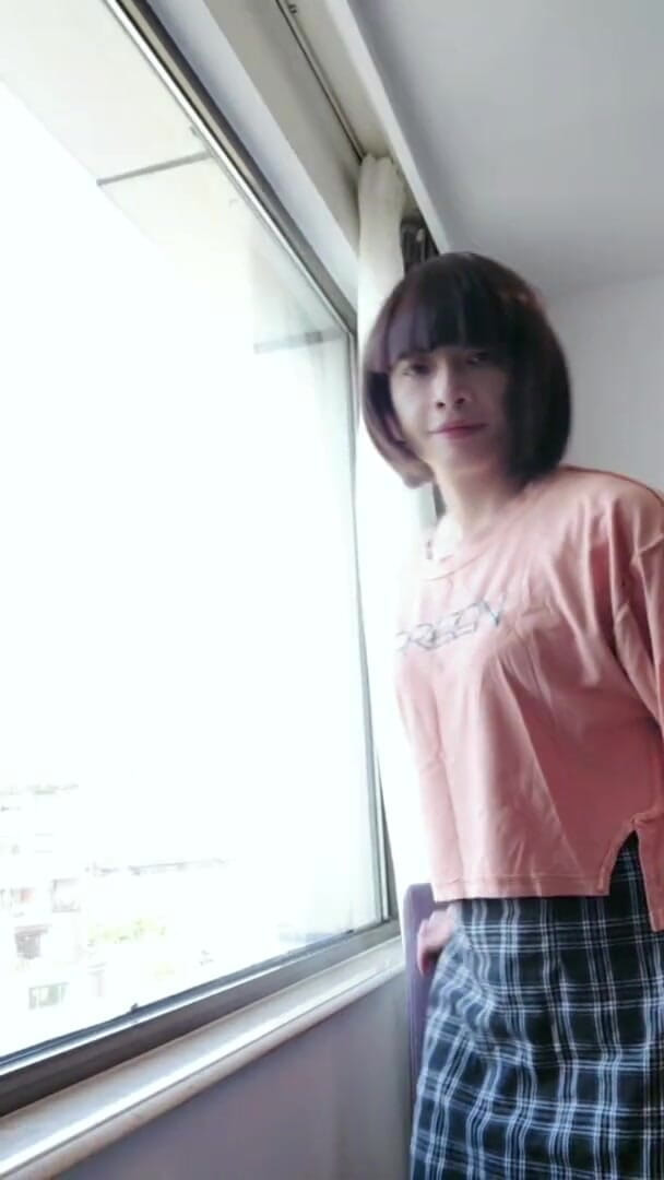 Taiwancdgirl: Shemaleting Xuan thủ dâm gần cửa sổ khách sạn