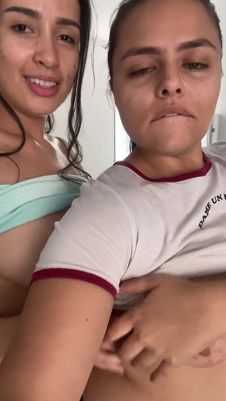 zoemelissa: Lesbensex, wir haben das telefon unseres nachbarn gefunden und ihn...