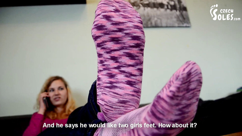 Czech Soles - foot fetish content: 보상 양말 스니핑 세션 POV