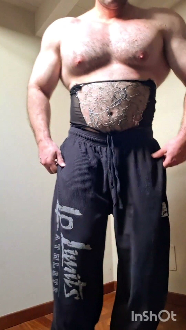 Markwolf: Fisiculturista segredo debaixo da roupa de academia