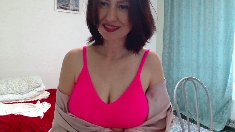 ANGELA_LADY: Keyifli bir meme masajı siklerinizi çok azdırıyor