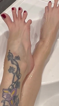 Feet in Bathtub and Footjob with Dildo