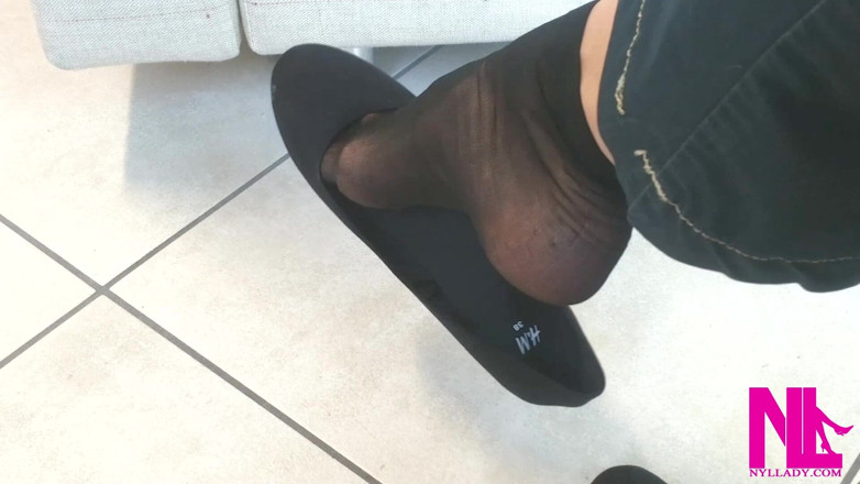 Nyllady: Dangling in Black Flats and Black Nylon Socks