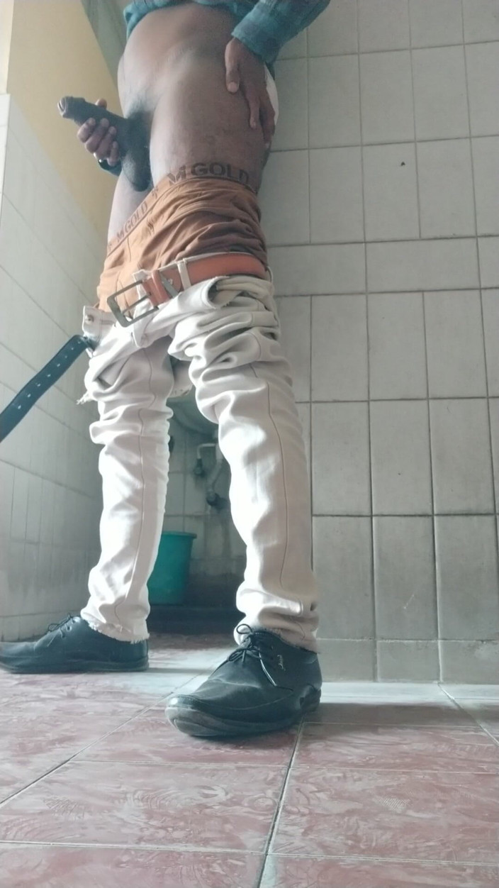 Tamil 10 inches BBC: Je suis masutrbeuse dans la salle de bain pour toi