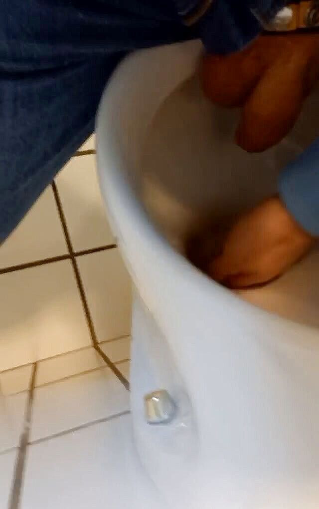 Pissgay: alguns mijo