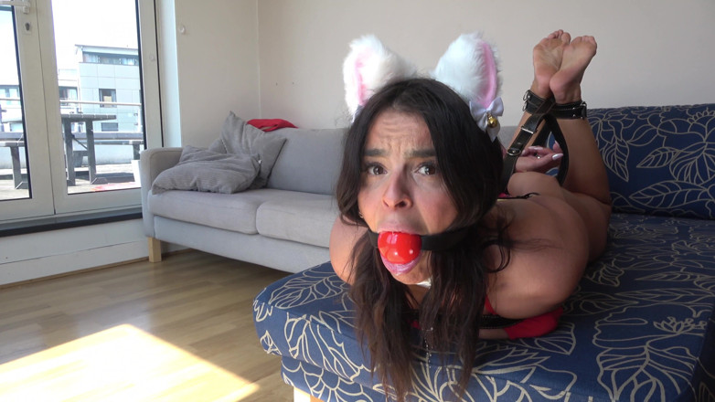 Latina Fetish: Latina dalam: Tali Pinggang Terikat dan Disumbat Ballgagged Catgirl 4K