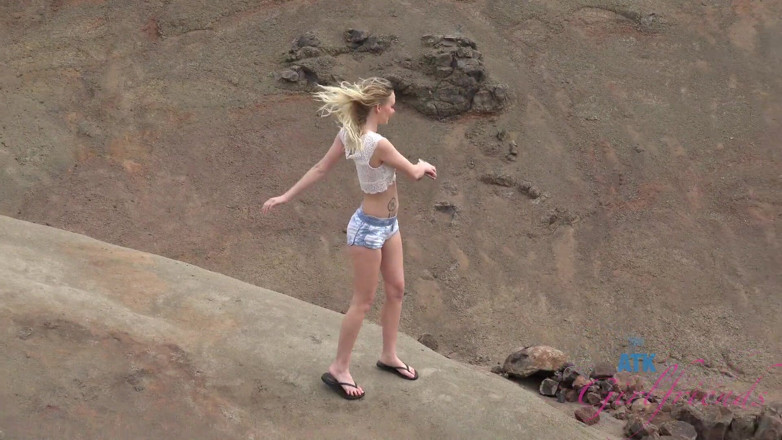 ATK Fans (Girlfriends): Girls Pissing Around the World Compilation