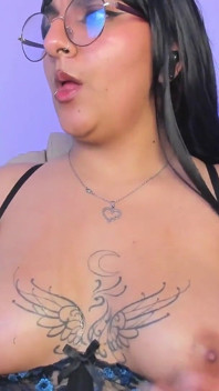 Sexy Latina Blowjob in the Room